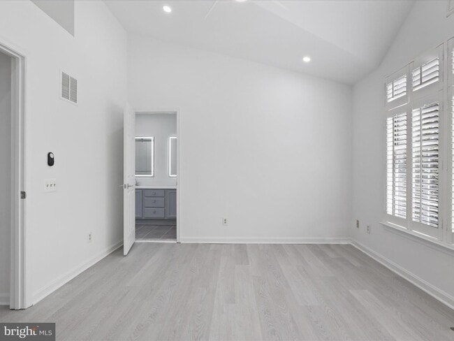 Building Photo - 5129 Beauregard St