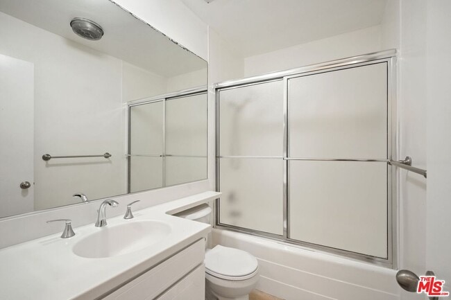 Building Photo - 18103 W Coastline Dr