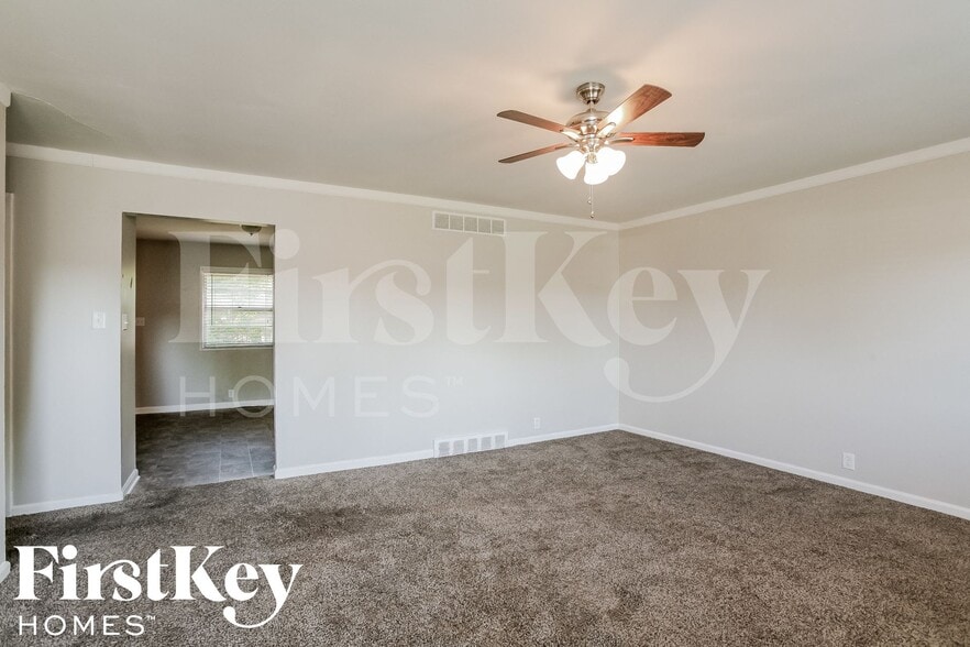 Building Photo - 5920 Schoolwood Dr