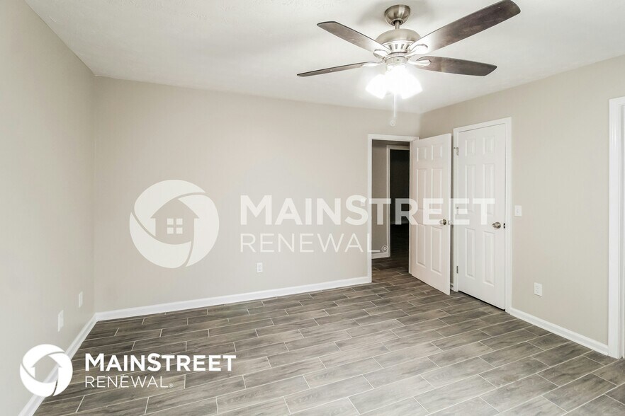 Building Photo - 6820 Summit View Dr