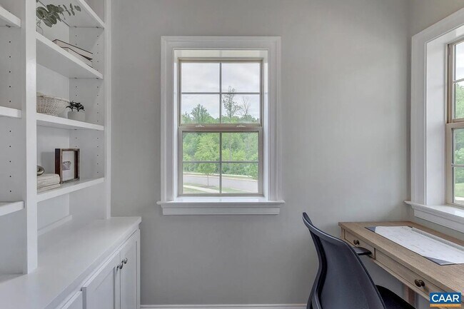 Building Photo - Upscale living in this beautiful model home in Old Trail - 4BR, 3.5 Ba