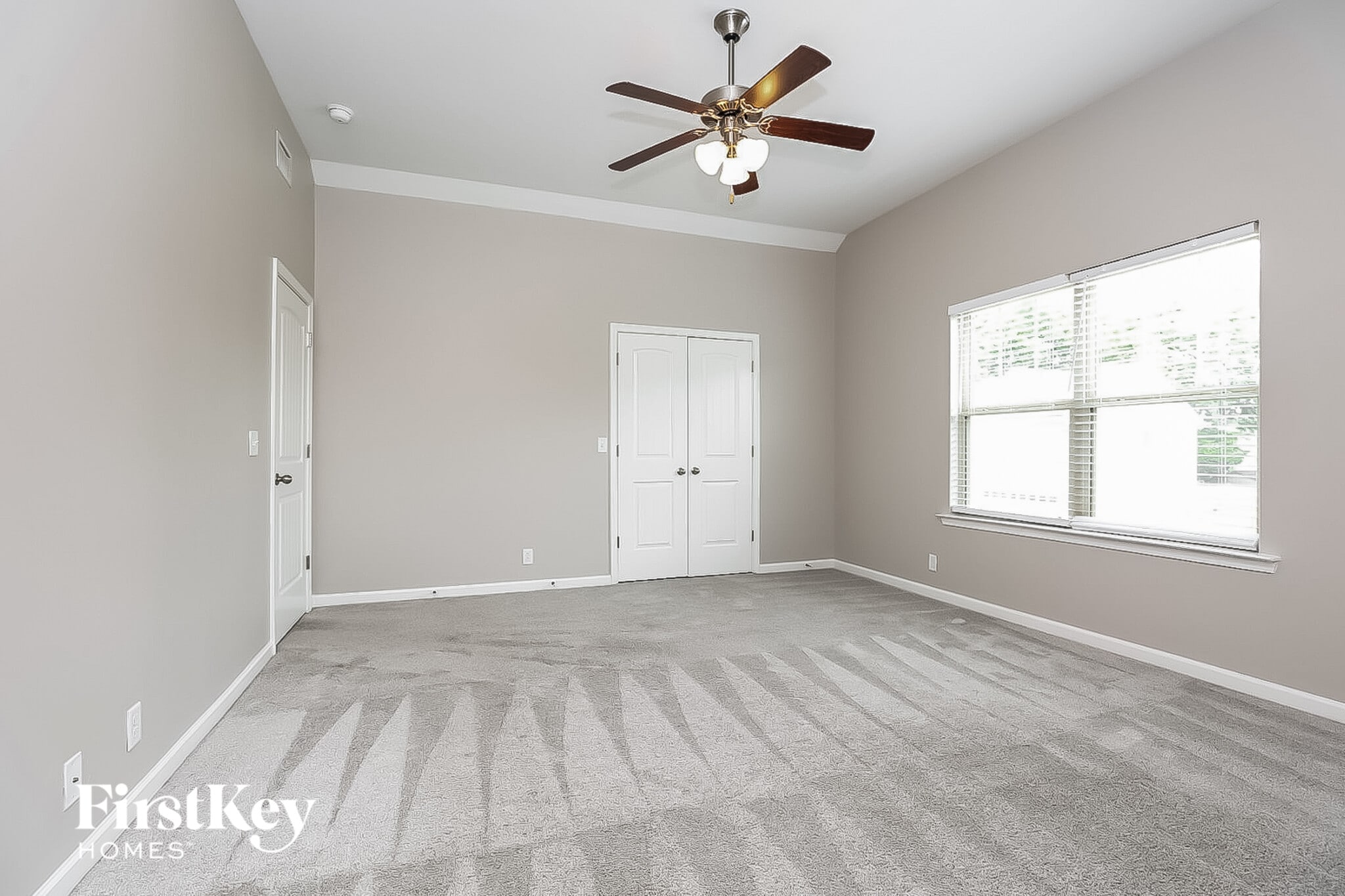 Building Photo - 3241 Mapleside Ln