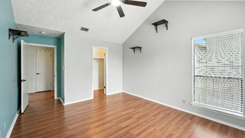 Building Photo - 19415 Encino Summit
