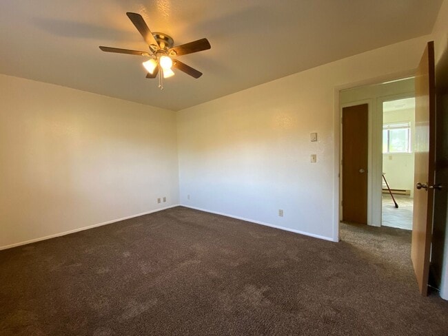 Building Photo - Nice Apartment