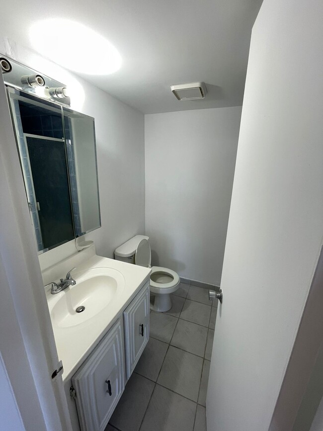 Master Bath - 2060 NW 81st Ave