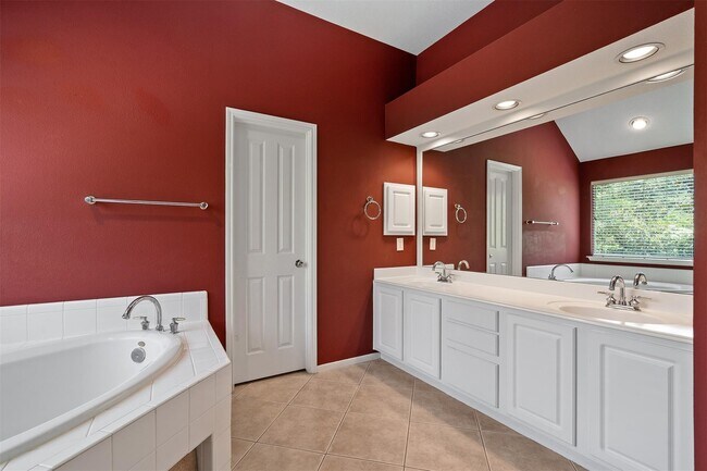 Building Photo - 22 S Bethany Bend Cir