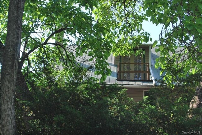 Building Photo - 249 Pine Island Turnpike