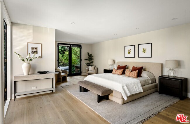 Building Photo - 1143 Sierra Alta Way