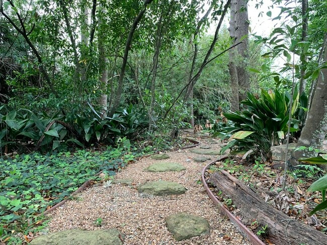 Building Photo - 5590 Clinton St