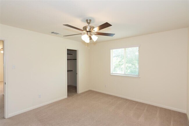 Building Photo - 1732 Lakota Ln