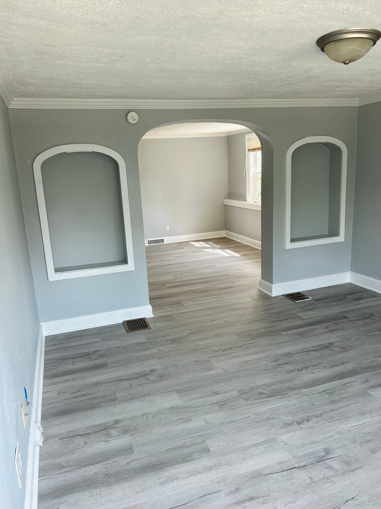 Building Photo - 3557 Evergreen Ave