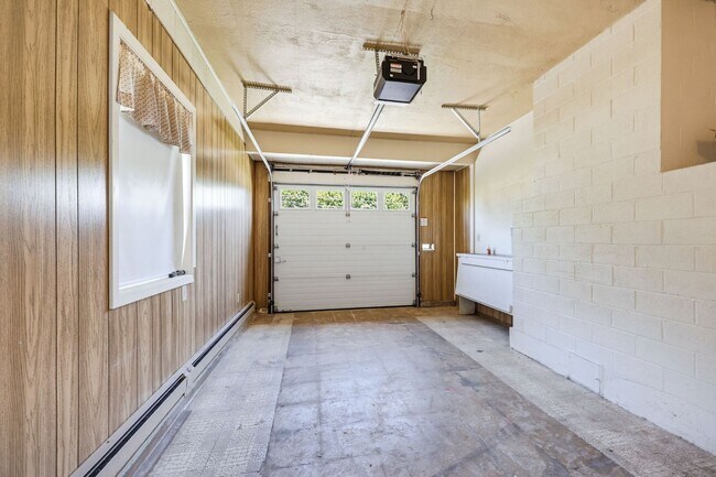 Building Photo - 1007 Murray Ave