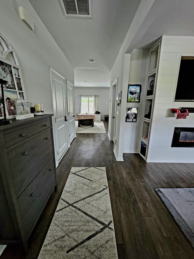 Building Photo - 413 Tributary Cir