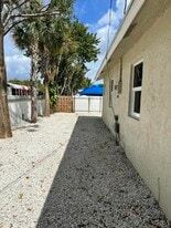 Building Photo - 2747 Summit Blvd