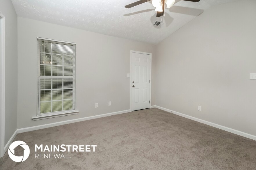 Building Photo - 1100 Overlook Dr