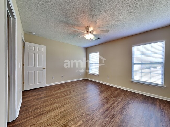Building Photo - 89 Dovetail Cir