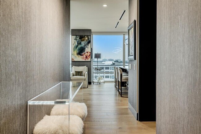 Primary Photo - 2047 Westcreek Ln Ln