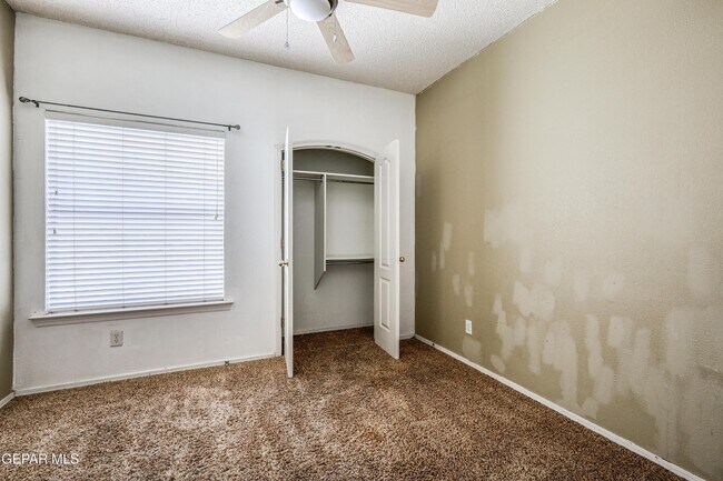 Building Photo - 4733 R L Shoemaker Dr