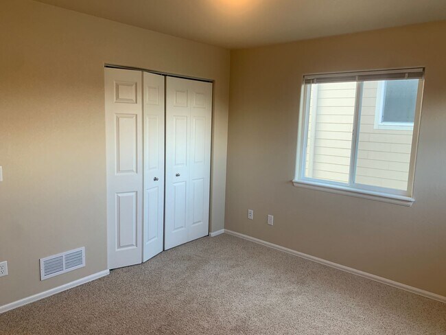 Building Photo - Gorgeous 7 Bed/3.5 Bath Home for Rent in C...