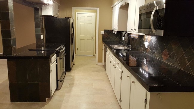 Building Photo - 705 Alabama St