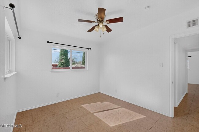 Building Photo - 5108 Yvette Ave