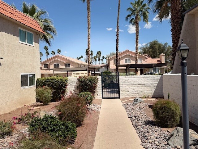 Building Photo - 45421 Sunset Ln