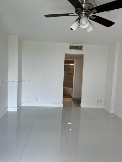 Building Photo - 20379 W Country Club Dr