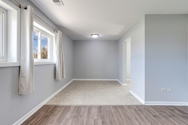 Building Photo - 240 N Archer Ave