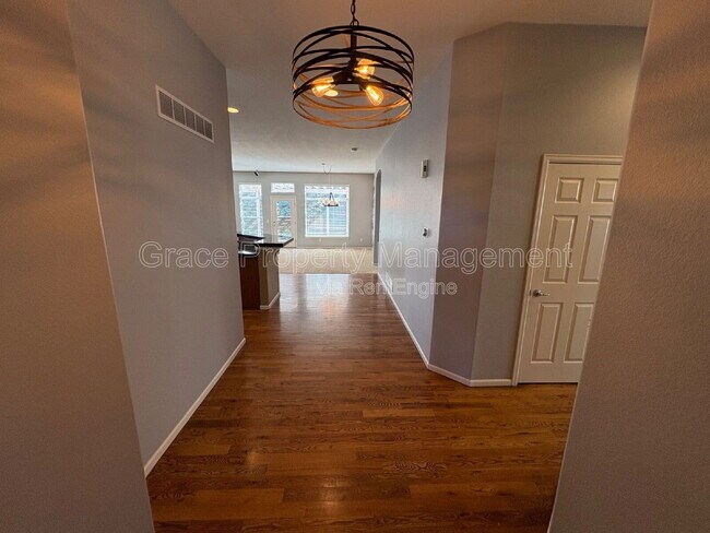 Building Photo - 222 Saxony Rd