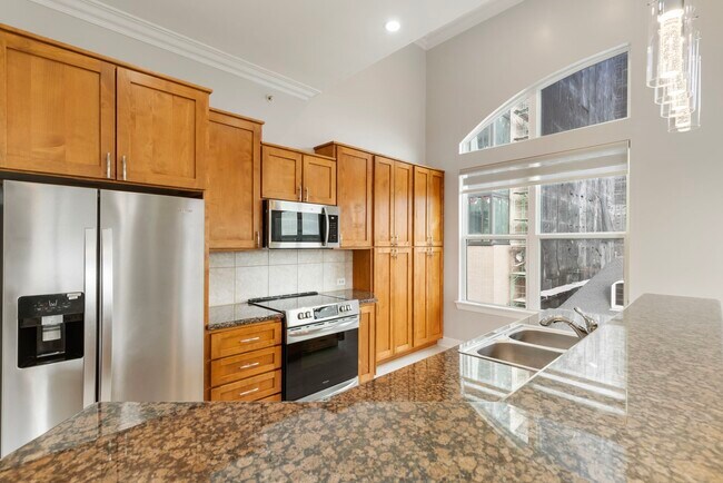 Building Photo - 1010 Rosine St