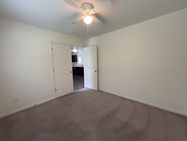 Building Photo - 114 Rockingham Way