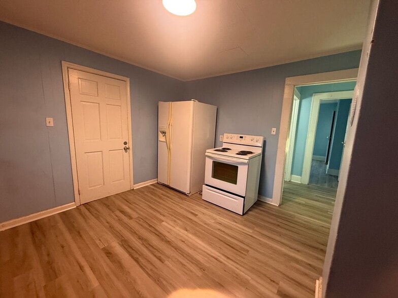 Building Photo - 706 Mcpherson St