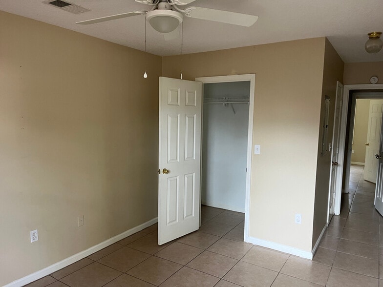 Building Photo - 400 Madison Ave