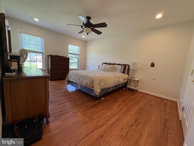 Building Photo - 9926 Tartan Ct