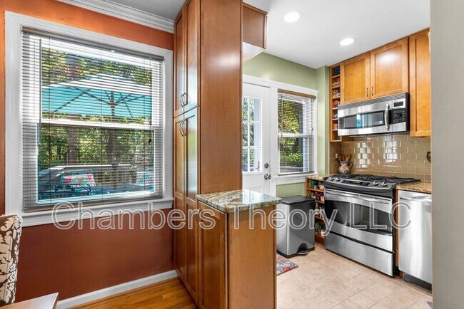 Building Photo - 303 Mt Vernon Ave