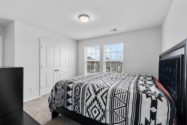 Building Photo - 2405 Bayrose Dr