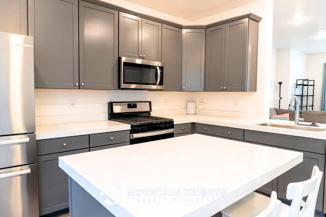 Building Photo - 3891 W Lansdown Ct