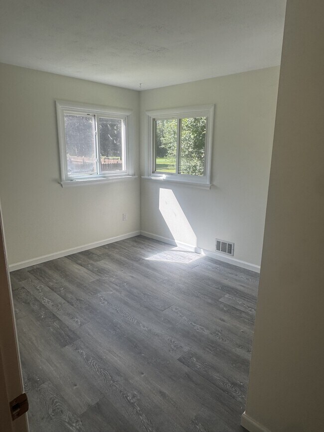 Building Photo - 117 Hutchings Rd