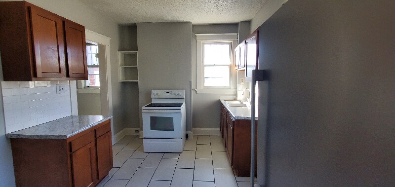Building Photo - 2950 Kling Ave