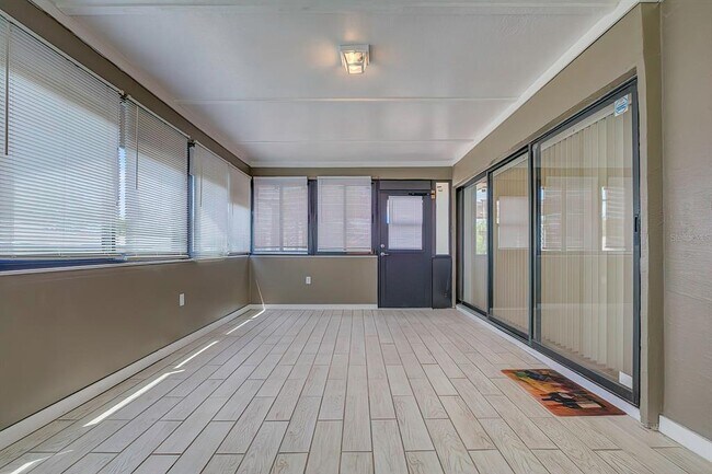 Building Photo - 8992 Hernando Way