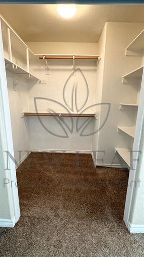 Building Photo - Beautiful 4 bedroom on LARGE private lot in PHELAN