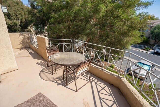 Building Photo - COMING SOON! Santa Fe Double Primary Condo in Valencia!