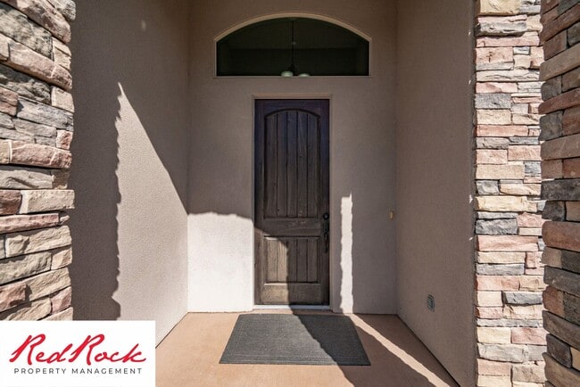 Building Photo - Minimally Furnished home in Little Valley!