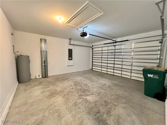 Building Photo - 1233 Enbrook Lp