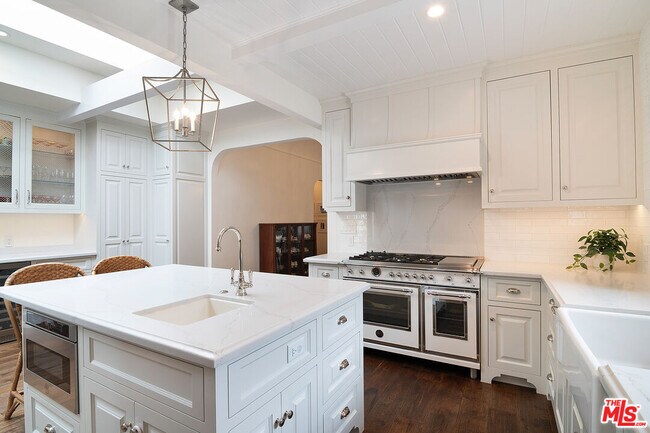 Building Photo - 106 N Citrus Ave