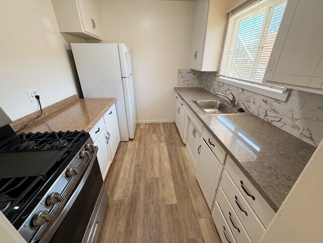 Building Photo - 4348 - 4352 1/2 McClintock St