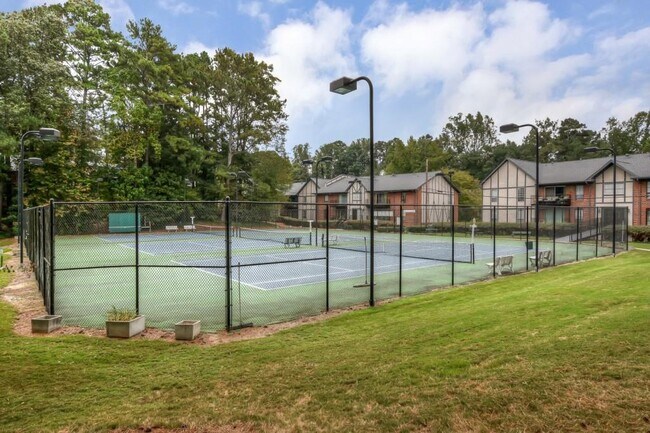 Building Photo - 6851 Roswell Rd