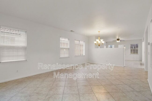 Building Photo - 288 W Fauna Ave