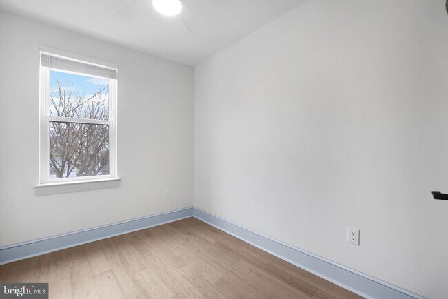 Building Photo - 837 Decatur St NW