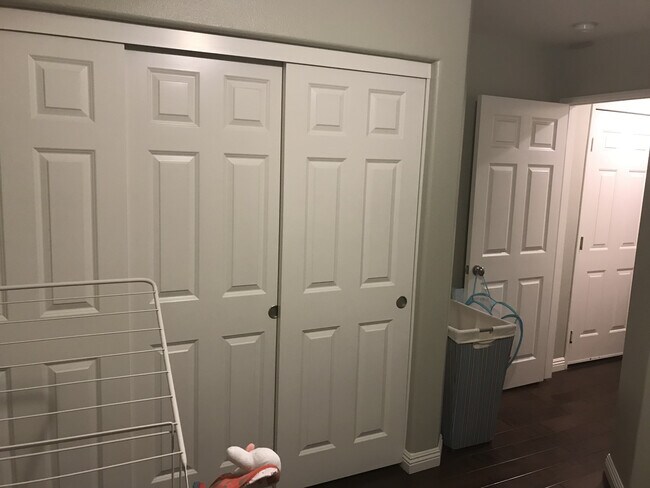 Building Photo - 1278 Flint Dr